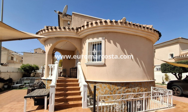 Objekte zum Wiederverkauf - Villa Detached - Ciudad Quesada