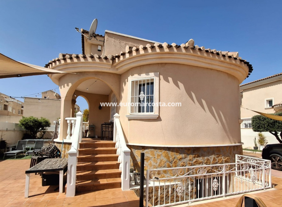 Objekte zum Wiederverkauf - Villa Detached - Ciudad Quesada