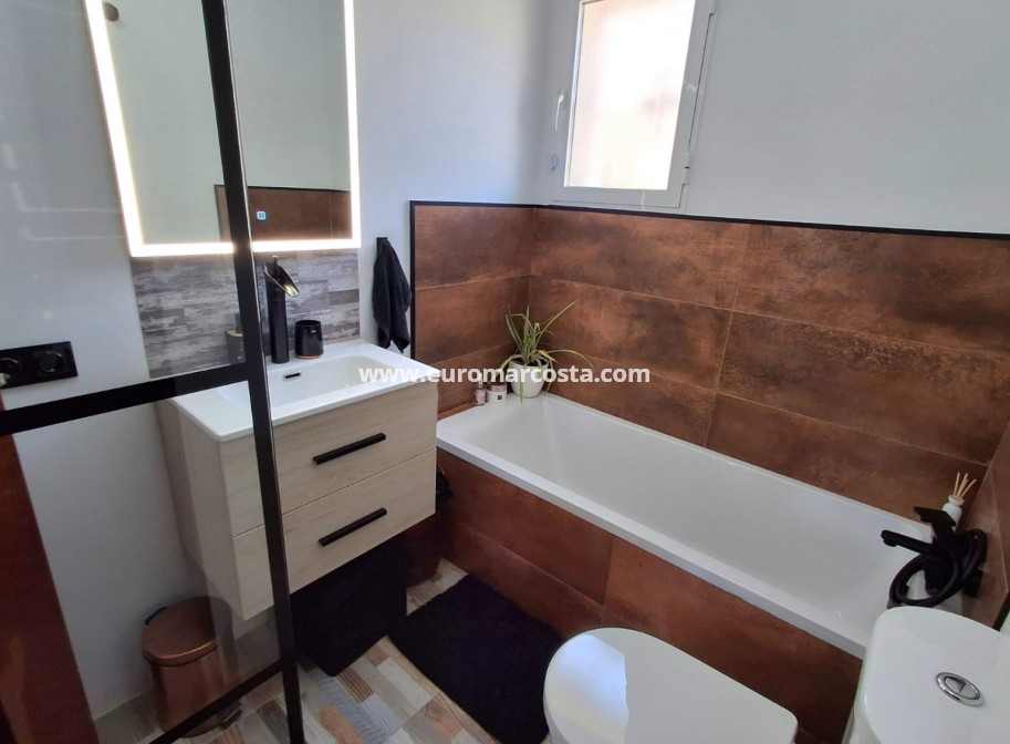 Objekte zum Wiederverkauf - Villa Detached - Ciudad Quesada