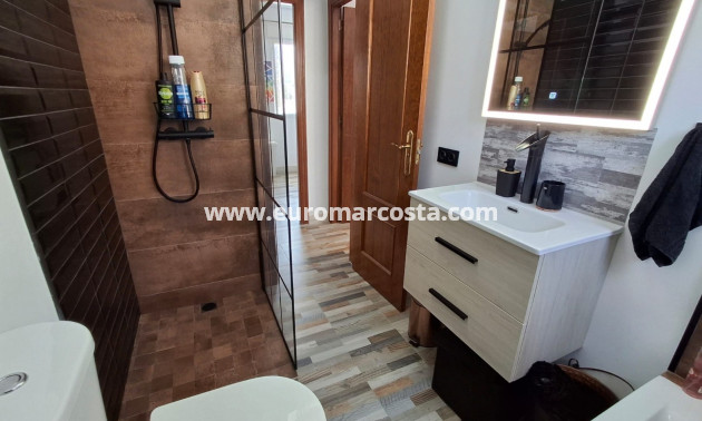 Objekte zum Wiederverkauf - Villa Detached - Ciudad Quesada