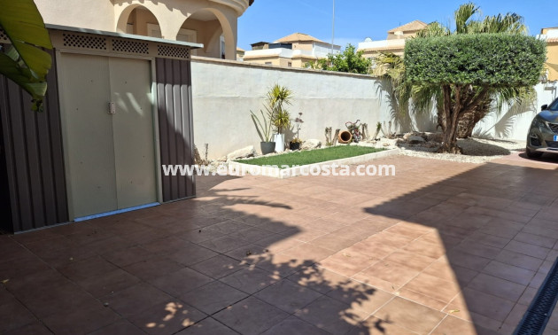 Objekte zum Wiederverkauf - Villa Detached - Ciudad Quesada
