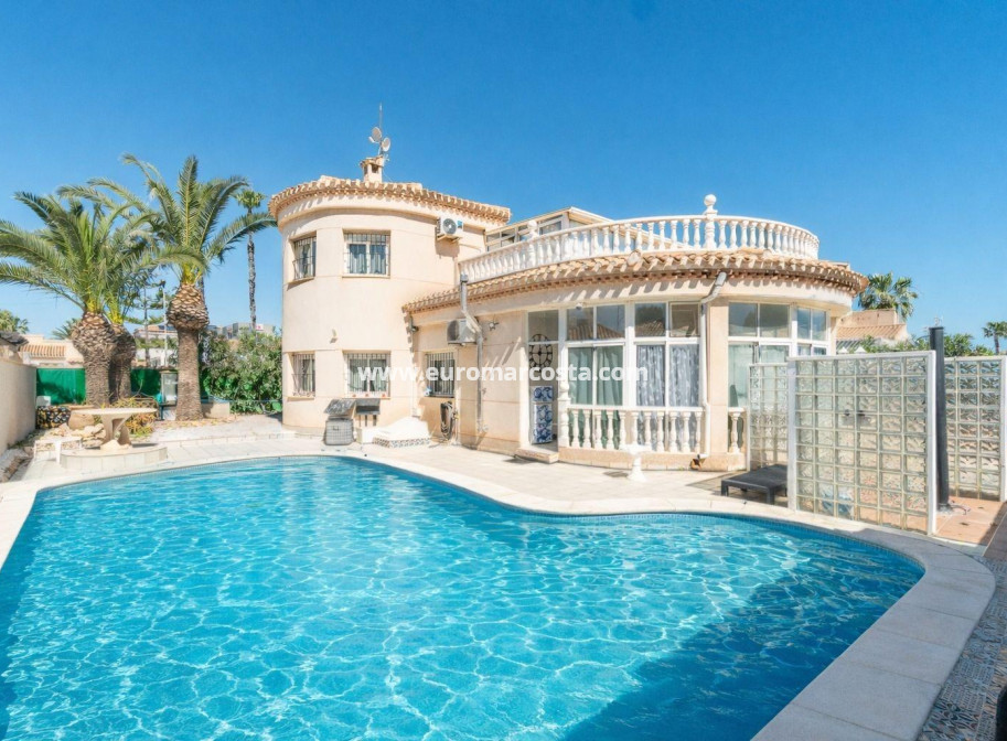 Sale - Villa - Orihuela Costa
