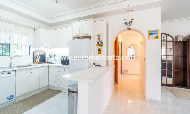 Sale - Villa - Orihuela Costa