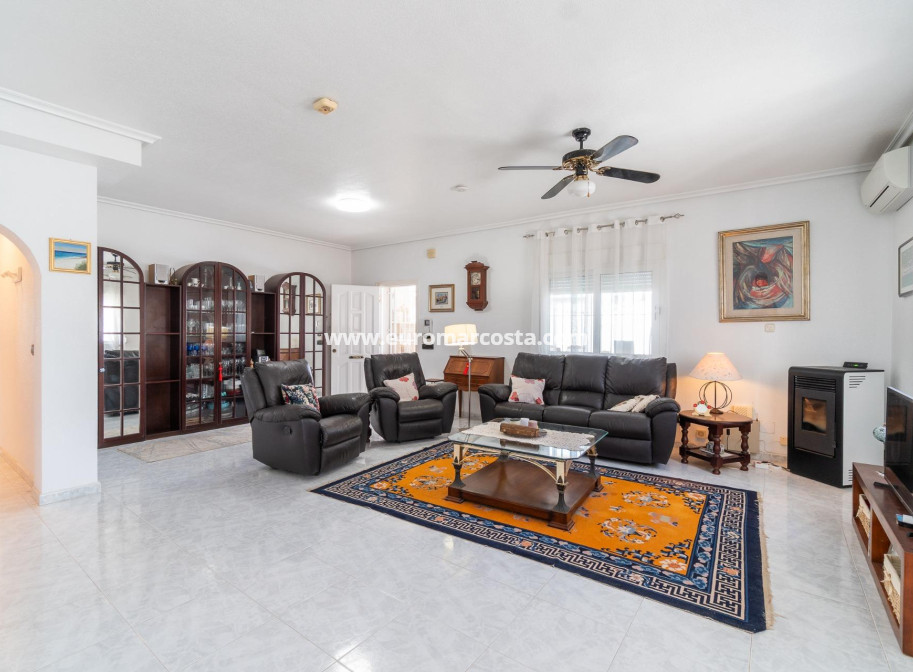 Sale - Villa - Orihuela Costa