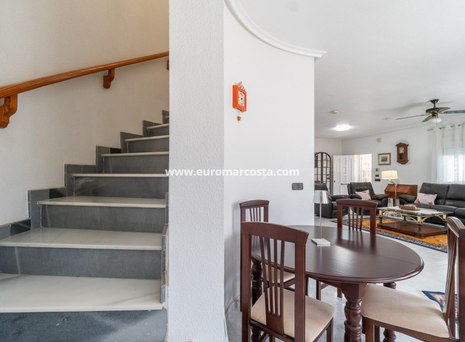 Sale - Villa - Orihuela Costa