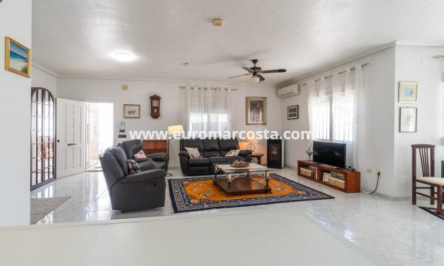 Sale - Villa - Orihuela Costa