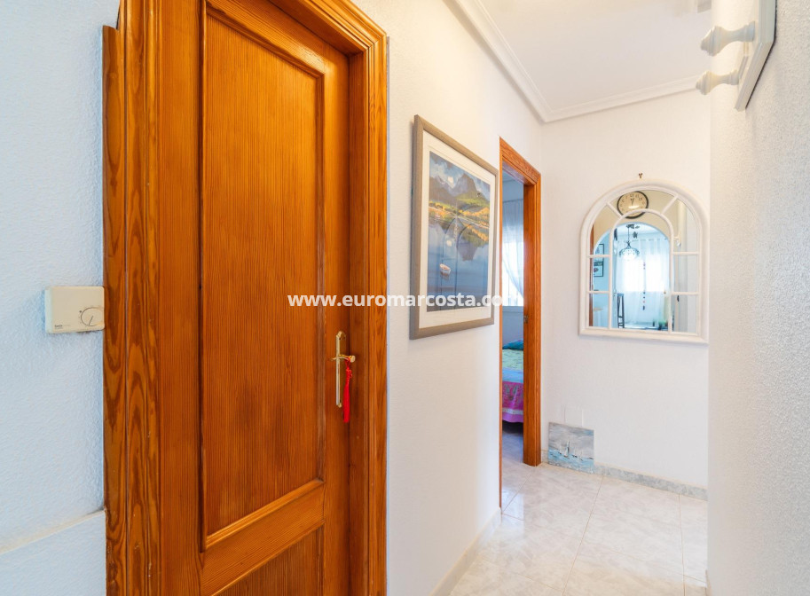 Sale - Villa - Orihuela Costa