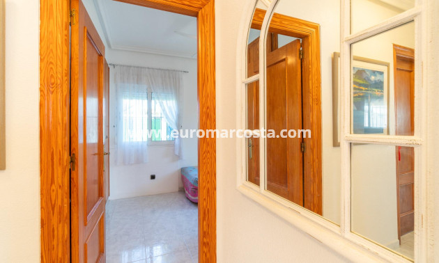 Sale - Villa - Orihuela Costa