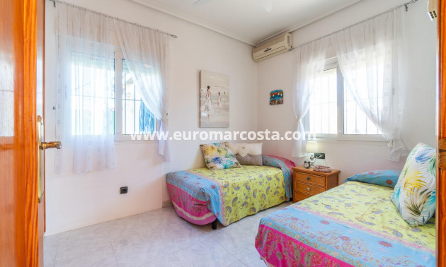 Sale - Villa - Orihuela Costa