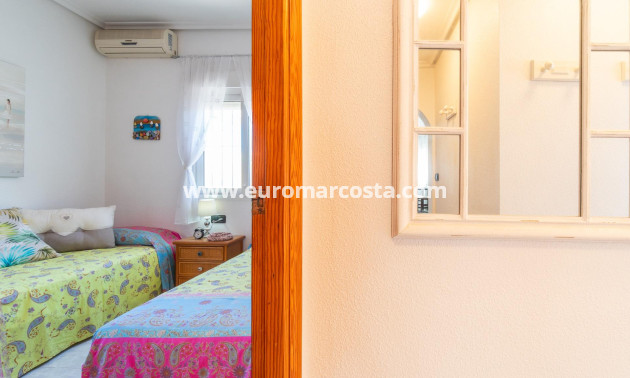 Sale - Villa - Orihuela Costa