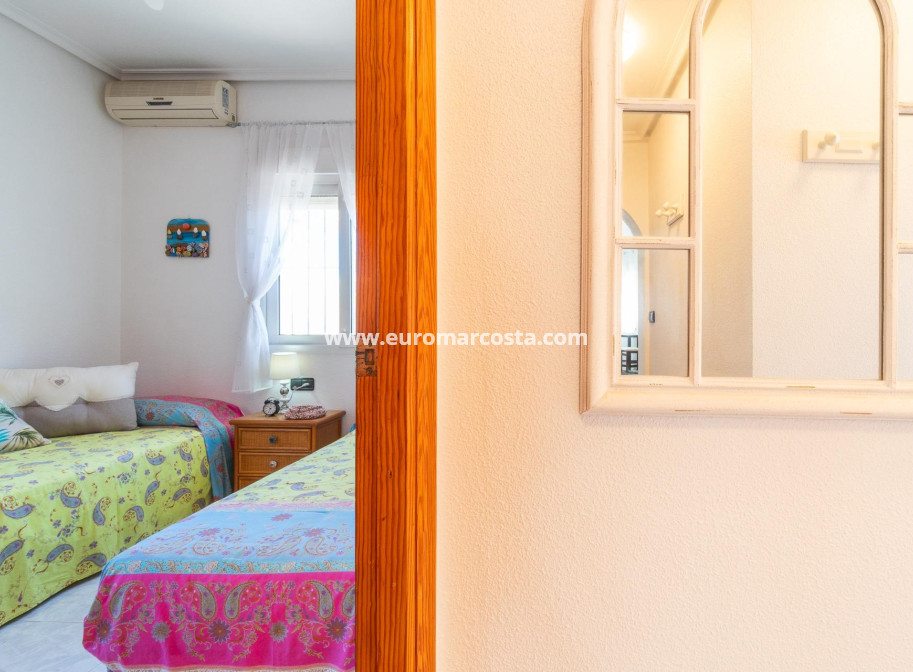 Sale - Villa - Orihuela Costa