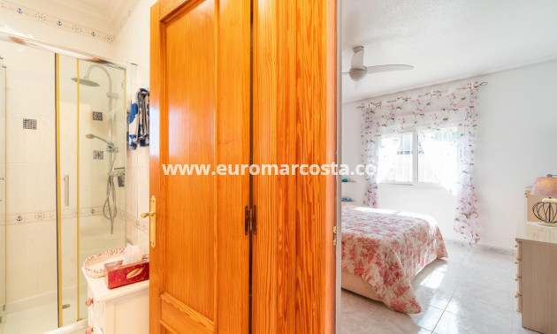 Sale - Villa - Orihuela Costa