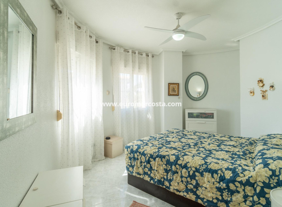 Sale - Villa - Orihuela Costa