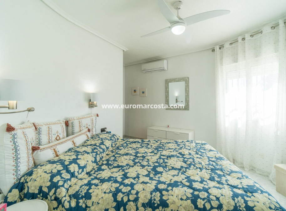 Sale - Villa - Orihuela Costa