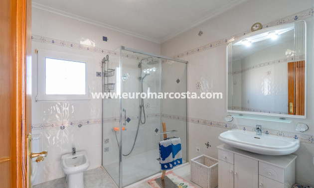 Sale - Villa - Orihuela Costa