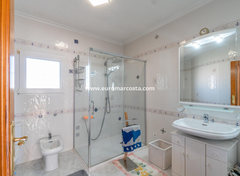 Sale - Villa - Orihuela Costa