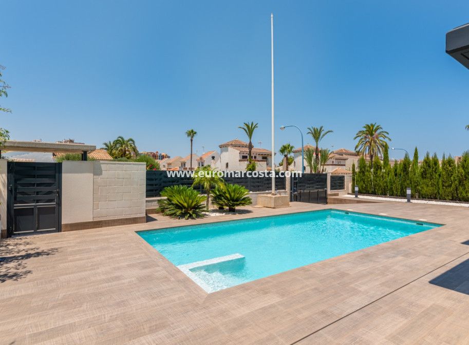 Nueva construcción  - Villa - La Manga del Mar Menor - Murcia