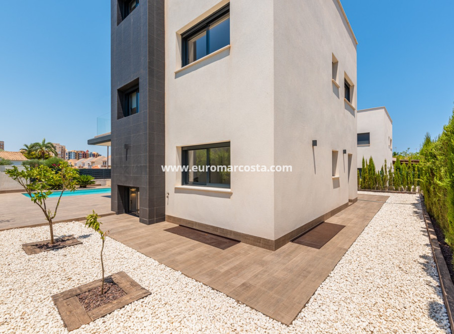 Nueva construcción  - Villa - La Manga del Mar Menor - Murcia