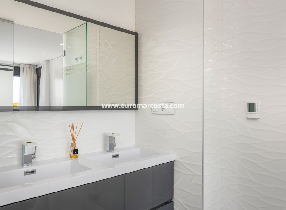 Nueva construcción  - Villa - La Manga del Mar Menor - Murcia