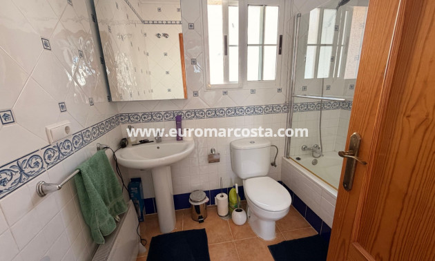 Venta - Adosado - El Raso