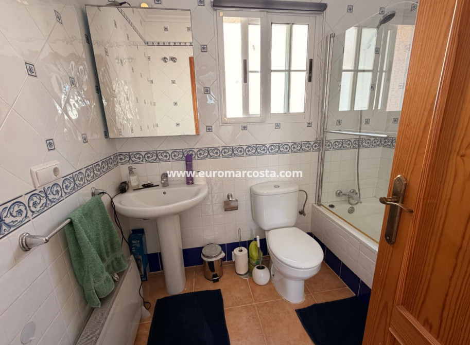 Venta - Adosado - El Raso