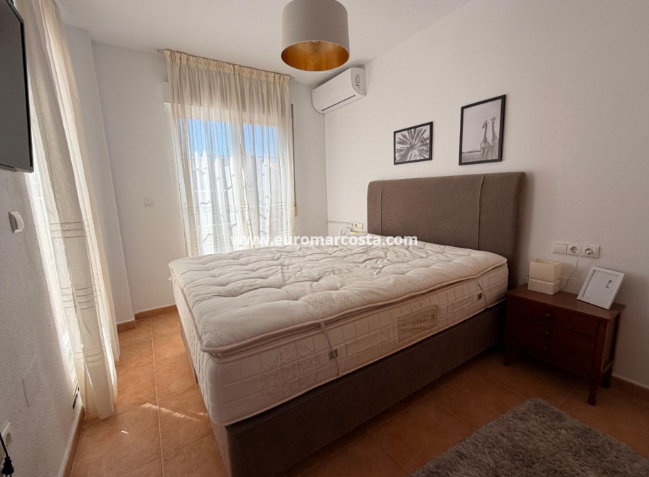 Venta - Adosado - El Raso