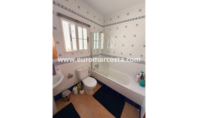 Venta - Adosado - El Raso