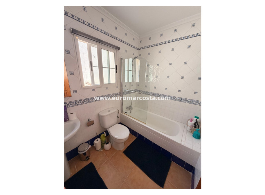 Venta - Adosado - El Raso