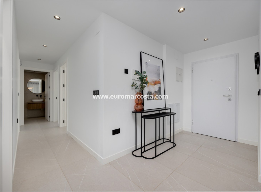 Neubauten - Villa freitstehend - Torrevieja - TORREVIEJA