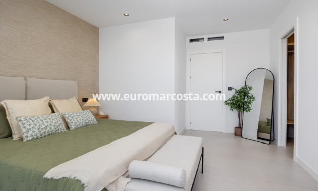 Neubauten - Villa freitstehend - Torrevieja - TORREVIEJA