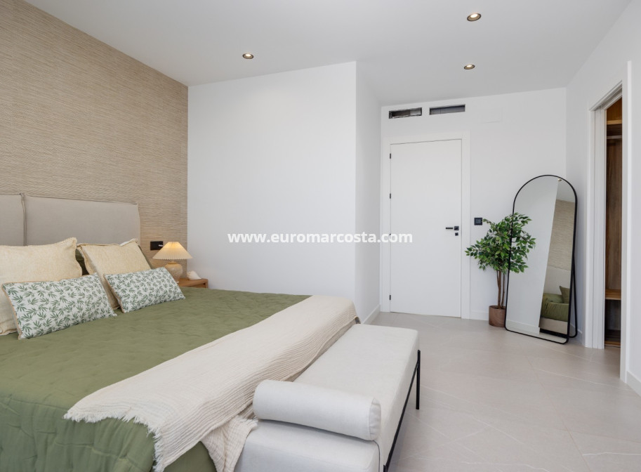 Neubauten - Villa freitstehend - Torrevieja - TORREVIEJA