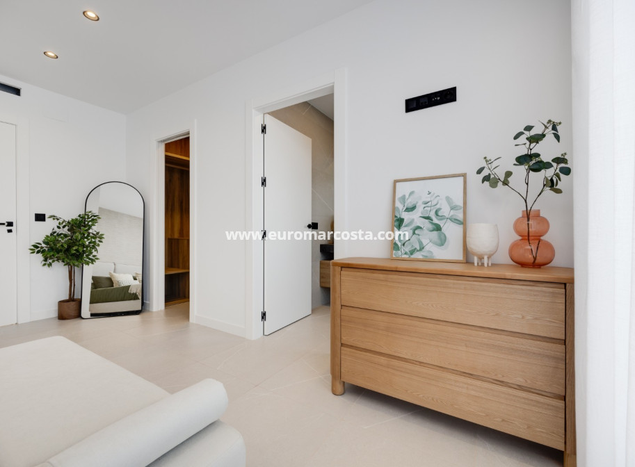 Neubauten - Villa freitstehend - Torrevieja - TORREVIEJA