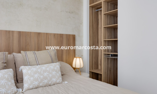 Neubauten - Villa freitstehend - Torrevieja - TORREVIEJA