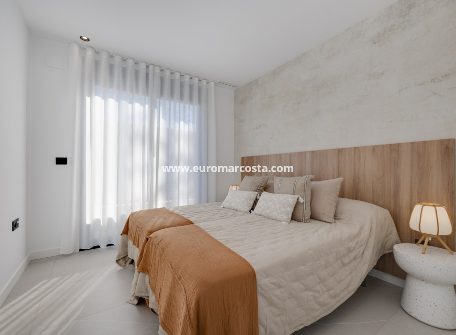 Neubauten - Villa freitstehend - Torrevieja - TORREVIEJA