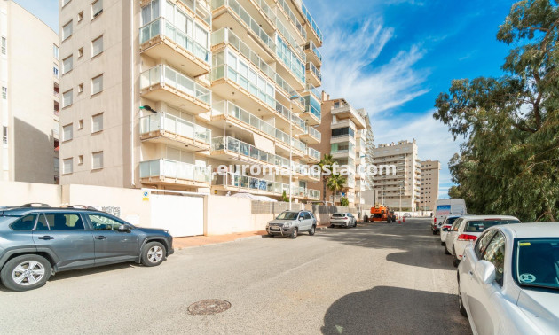 Sale - Apartment / flat - Guardamar del Segura - Puerto Deportivo