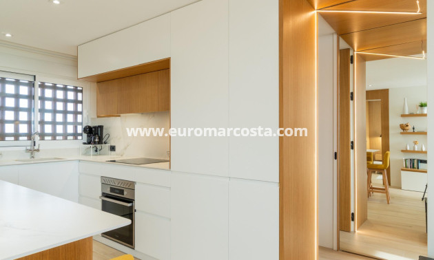 Sale - Apartment / flat - Guardamar del Segura - Puerto Deportivo