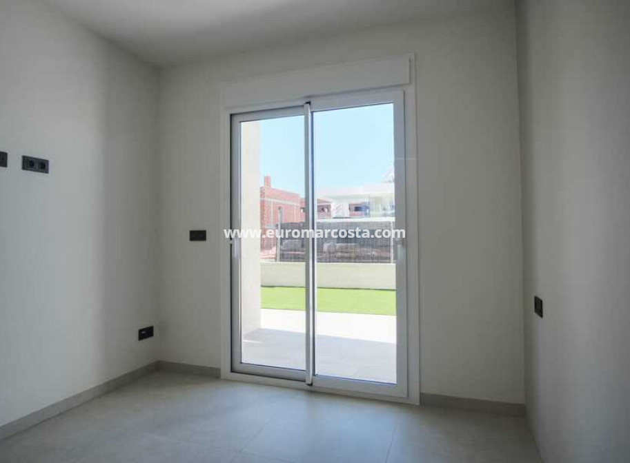 Sale - Apartment / flat - Guardamar del Segura