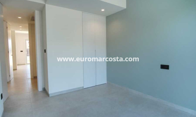 Sale - Apartment / flat - Guardamar del Segura