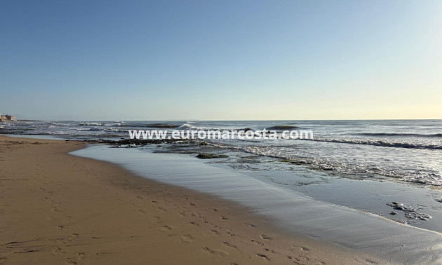 Objekte zum Wiederverkauf - Wohnung - Torrevieja - La Mata