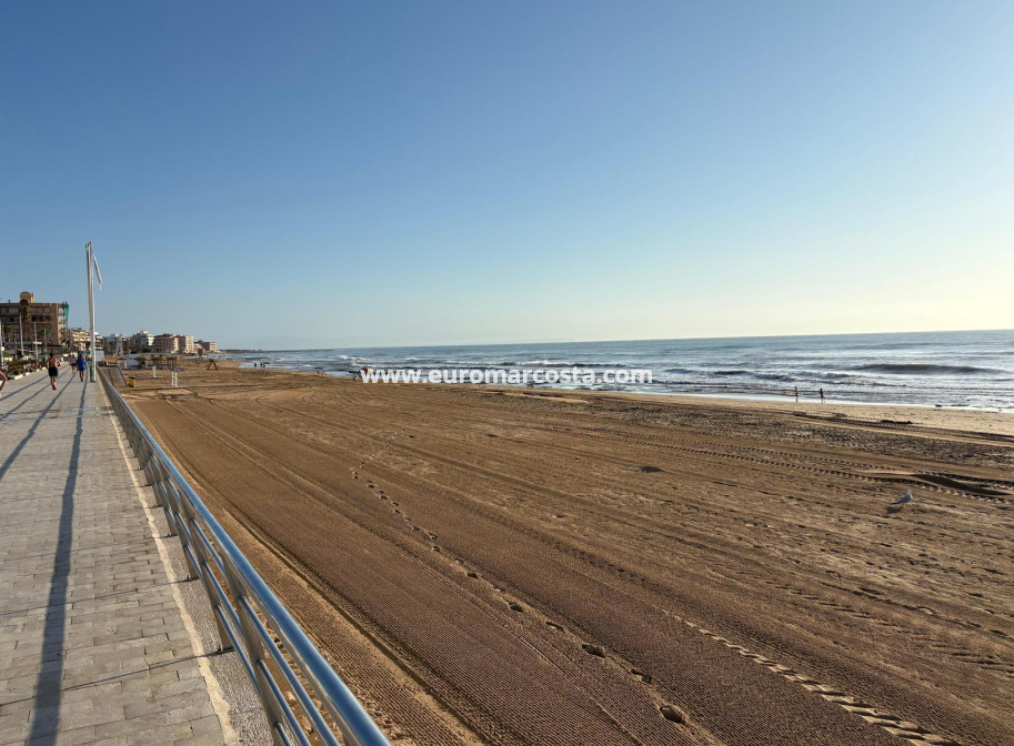 Objekte zum Wiederverkauf - Wohnung - Torrevieja - La Mata