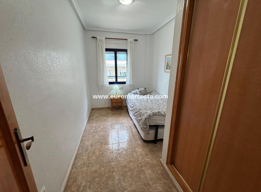 Sale - Apartment / flat - Orihuela Costa