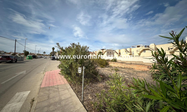 Objekte zum Wiederverkauf - Grundstück / Grundstück - Orihuela Costa