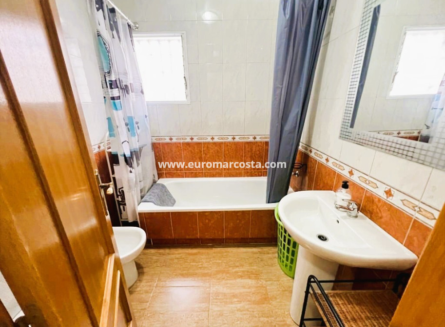 Venta - Villa - Guardamar del Segura