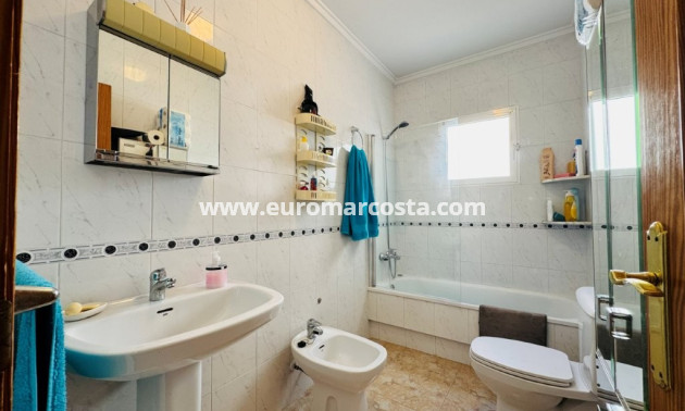 Sale - Apartment / flat - La Mata - TORREVIEJA