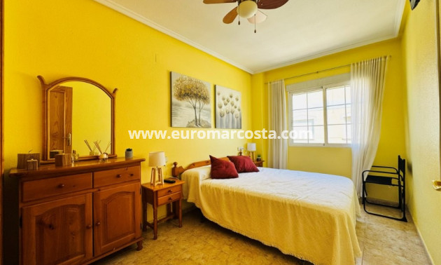 Sale - Apartment / flat - La Mata - TORREVIEJA