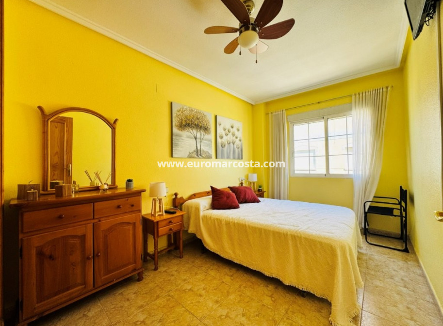 Sale - Apartment / flat - La Mata - TORREVIEJA