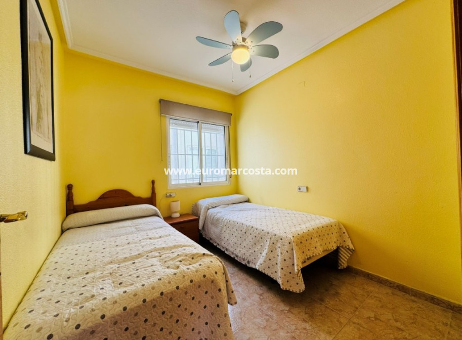 Sale - Apartment / flat - La Mata - TORREVIEJA