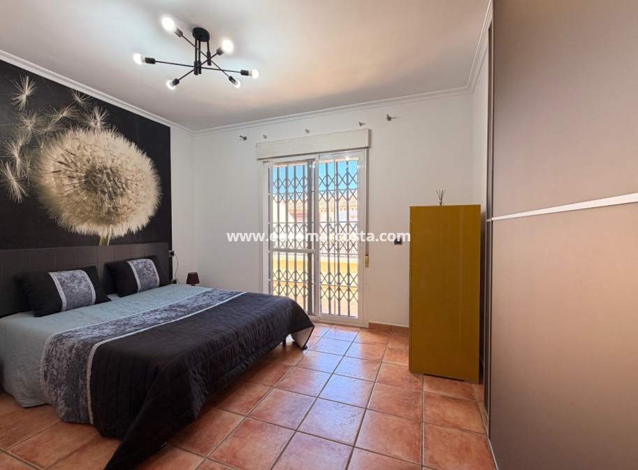 Sale - Townhouse - Catral - pueblo