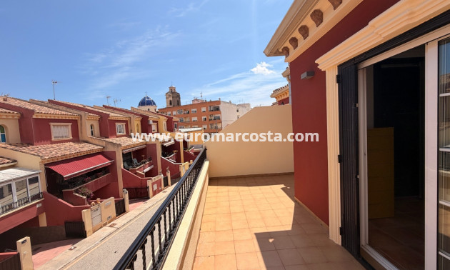 Sale - Townhouse - Catral - pueblo