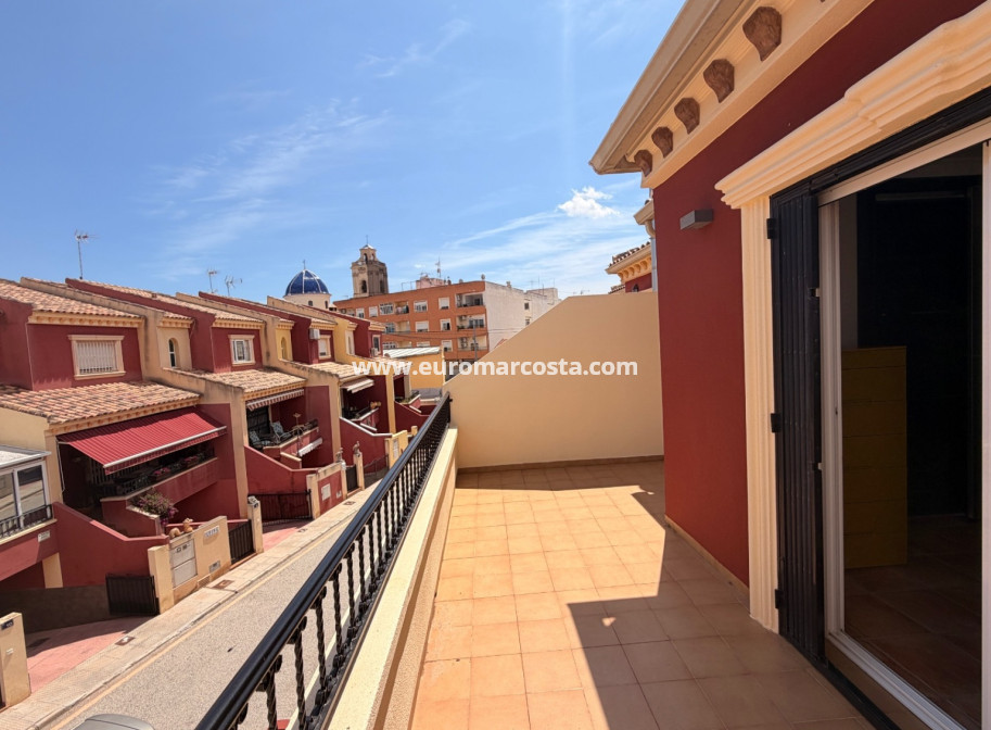 Sale - Townhouse - Catral - pueblo